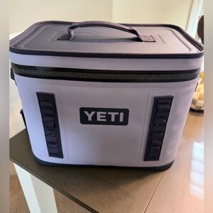 YETI Hopper Flip 18 Soft Cooler